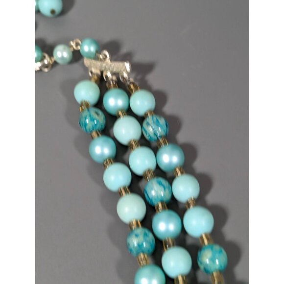 Vintage Japan Aqua Blue Pearlized Lucite Triple Strand Choker Necklace 17" - Picture 6 of 9